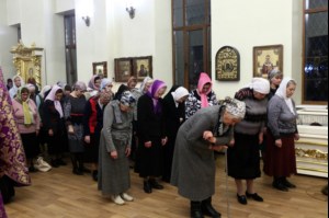 Всенощное бдение на Архиерейском подворье – храме во имя преподобного Серафима Саровского г.Саратова