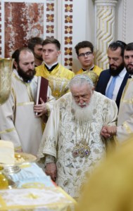 Митрополит Лонгин принял участие в Патриаршем богослужении в день празднования 70-летнего юбилея Его Святейшества