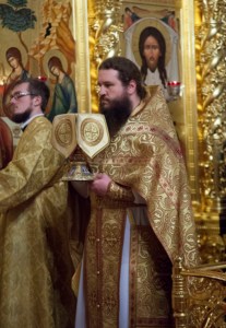 Божественная литургия и новогодний молебен в Свято-Троицком кафедральном соборе города Саратова