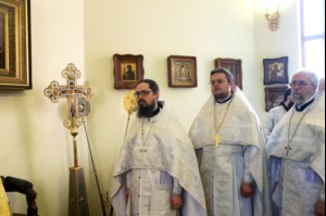 Божественная литургия и панихида на Архиерейском подворье – храме во имя преподобного Серафима Саровского г.Саратова