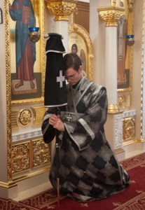 Литургия Преждеосвященных Даров, малое повечерие, утреня и первый час на Архиерейском подворье — храме во имя святых равноапостольных Кирилла и Мефодия при СГУ