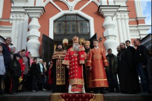 Пасхальная вечерня в храме Покрова Пресвятой Богородицы г.Саратова