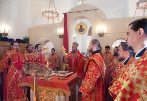 Божественная литургия на Архиерейском подворье — храме во имя святых равноапостольных Мефодия и Кирилла при СГУ в день памяти святых братьев