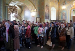 Всенощное бдение в храме в честь Покрова Пресвятой Богородицы г. Саратова