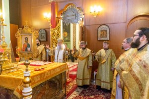 Божественная литургия в храме Сошествия Святого Духа г. Саратова