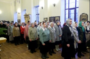 Божественная литургия на Архиерейском подворье — храме во имя преподобного Серафима Саровского г.Саратова
