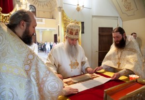 Божественная литургия на Архиерейском подворье — храме во имя святого апостола и евангелиста Иоанна Богослова при СПДС