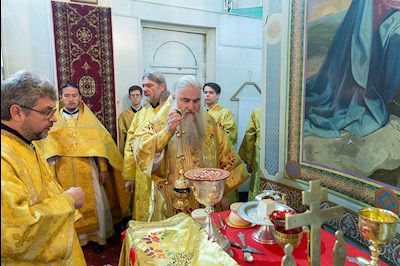 Божественная литургия в храме Всех святых, в земле Русской просиявших, г. Саратова