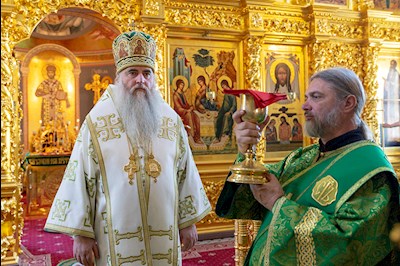 Божественная литургия в Свято-Троицком кафедральном соборе г. Саратова