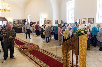Епископ Манхэттенский Николай совершил Божественную литургию в храме святителя Николая Японского г. Саратова