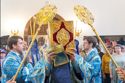 Божественная литургия в храма в честь иконы Божией Матери «Всех скорбящих Радость» г. Саратова