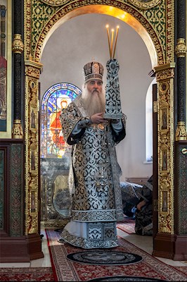 Литургия Преждеосвященных Даров на Архиерейском подворье – в храме в честь иконы Божией Матери «Утоли моя печали» г. Саратова