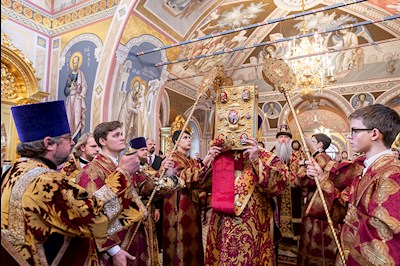 Божественная литургия в Свято-Троицком кафедральном соборе г. Саратова