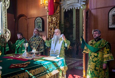 Божественная литургия в храме Сошествия Святого Духа г. Саратова