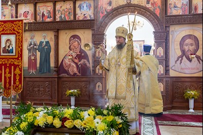 Божественная литургия в храме в честь Нерукотворного Образа Спасителя г .Саратова