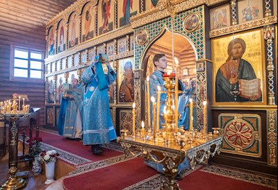 Митрополит Игнатий совершил Божественную литургию в храме в честь Сретения Господня г. Саратова