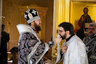 Митрополит Игнатий совершил Литургию Преждеосвященных Даров в храме святого апостола и евангелиста Иоанна Богослова при СПДС