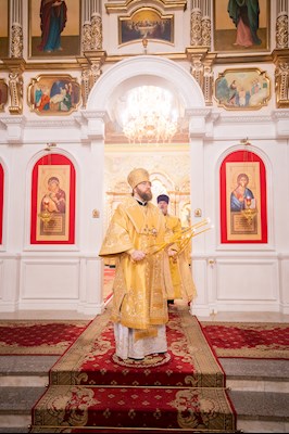 Митрополит Игнатий совершил Божественную литургию и молебен на новый год в Покровском соборе г. Саратова