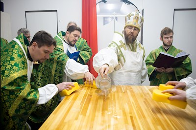 Митрополит Игнатий совершил Великое освящение храма преподобного Серафима Саровского р.п. Татищево и первую Божественную литургию в новоосвященном храме