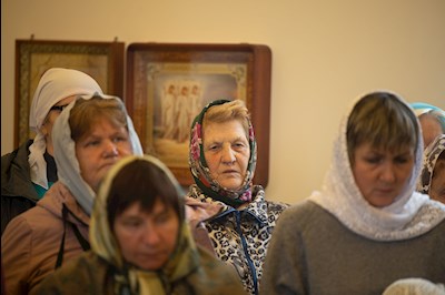 Митрополит Игнатий совершил Божественную литургию в Свято-Никольском храме с. Октябрьский Городок