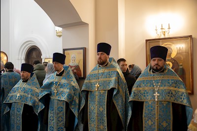 Митрополит Игнатий совершил всенощное бдение в храме святителя Тихона, епископа Воронежского, Задонского чудотворца, г. Саратова