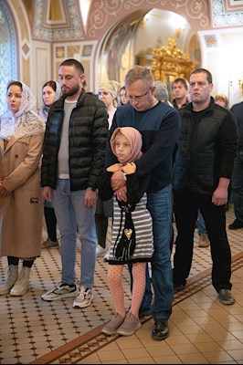Митрополит Игнатий совершил Божественную литургию в Свято-Троицком кафедральном соборе Саратова
