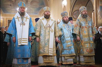 Митрополит Игнатий возглавил соборное архиерейское богослужение в Свято-Троицком кафедральном соборе г. Покровска (Энгельса)