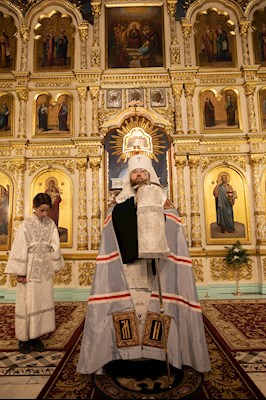 Митрополит Игнатий совершил всенощное бдение в Духосошественском соборе г. Саратова