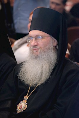 Митрополит Игнатий вручил дипломы выпускникам СПДС