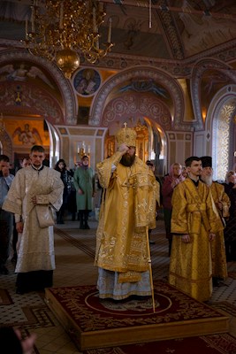 Митрополит Игнатий совершил всенощное бдение в Свято-Троицком кафедральном соборе г. Саратова