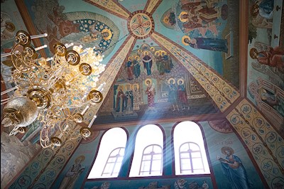 Митрополит Игнатий совершил Божественную литургию в Крестовоздвиженском храме г. Хвалынска