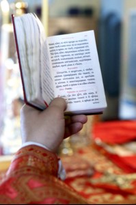 Крещальная Литургия в Свято-Троицком соборе Саратова