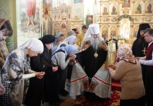Божественная литургия в храме в честь Покрова Пресвятой Богородицы города Саратова