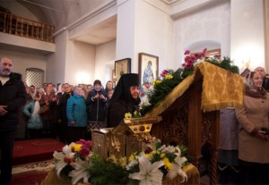 Сретенский монастырь г. Москвы передал Свято-Никольской обители Саратовской митрополии частицу мощей святителя Николая Чудотворца