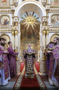 Божественная литургия и панихида в храме во имя Всех Святых, в земле Российской просиявших г. Саратова