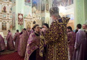 Всенощное бдение в храме в честь Покрова Пресвятой Богородицы г.Саратова