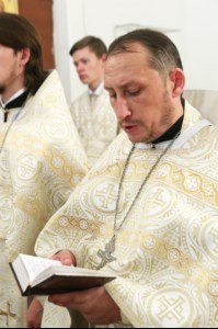 Божественная литургия в храме во имя святителя Тихона, епископа Воронежского, Задонского чудотворца г. Саратова