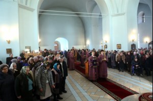 Божественная литургия в храме в честь Покрова Пресвятой Богородицы г.Петровска