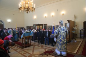 Вечерня в соединении с Божественной литургией свт. Иоанна Златоуста в храме в честь Благовещения Пресвятой Богородицы г.Вольска