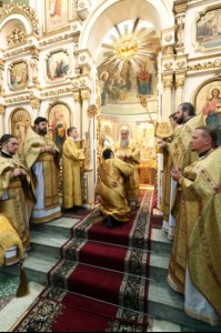 Божественная литургия в храме во имя Всех Святых, в земле Российской просиявших, г. Саратова