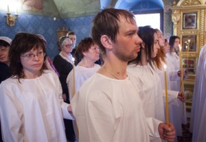 Божественная литургия и крещение оглашенных в Свято-Троицком кафедральном соборе Саратова