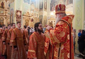 Всенощное бдение в храме в честь Покрова Пресвятой Богородицы г.Саратова