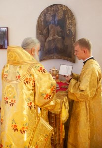 Божественная литургия в храме во имя святых первоверховных апостолов Петра и Павла г. Аткарска