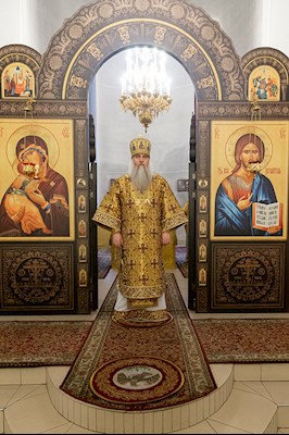 Божественная литургия в храме во имя первоверховных апостолов Петра и Павла г. Саратова