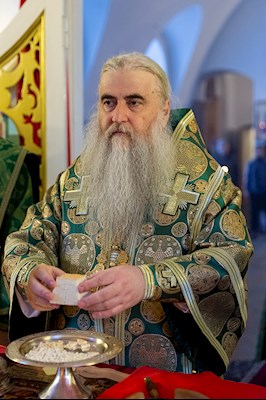 Божественная литургия в Спасо-Преображенском мужском монастыре г. Саратова