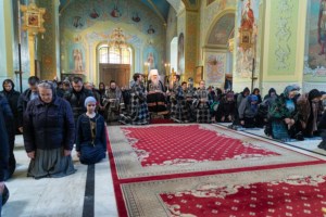 Великое повечерие с чтением канона преподобного Андрея Критского в храме Покрова Пресвятой Богородицы г. Саратова