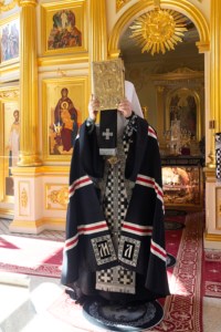 Царские часы на Архиерейском подворье — в храме во имя святого апостола и евангелиста Иоанна Богослова