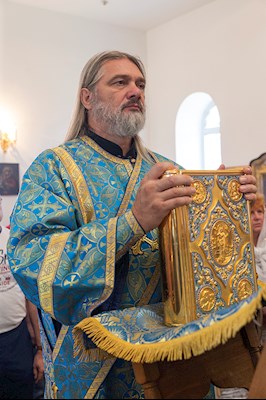 Божественная литургия в храме в честь Владимирской иконы Божией Матери с. Багаевка