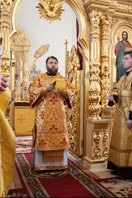 Митрополит Игнатий совершил Божественную литургию в храме Казанской иконы Божией Матери г. Саратова