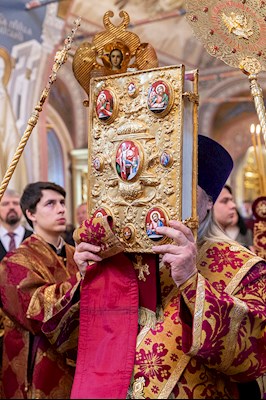 Божественная литургия в Свято-Троицком кафедральном соборе г. Саратова